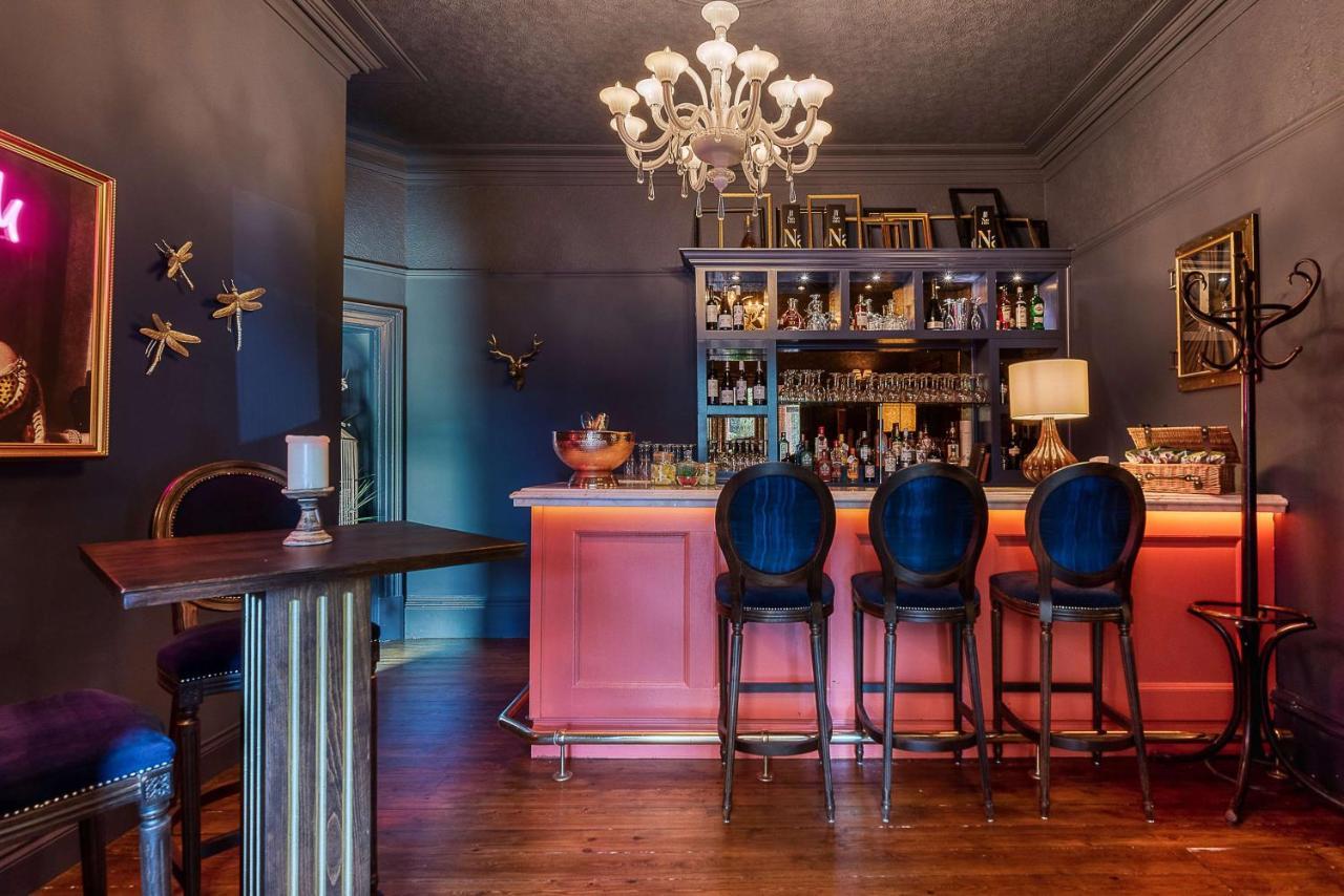 Clementine'S Guest House York Eksteriør bilde The bar at the 1887